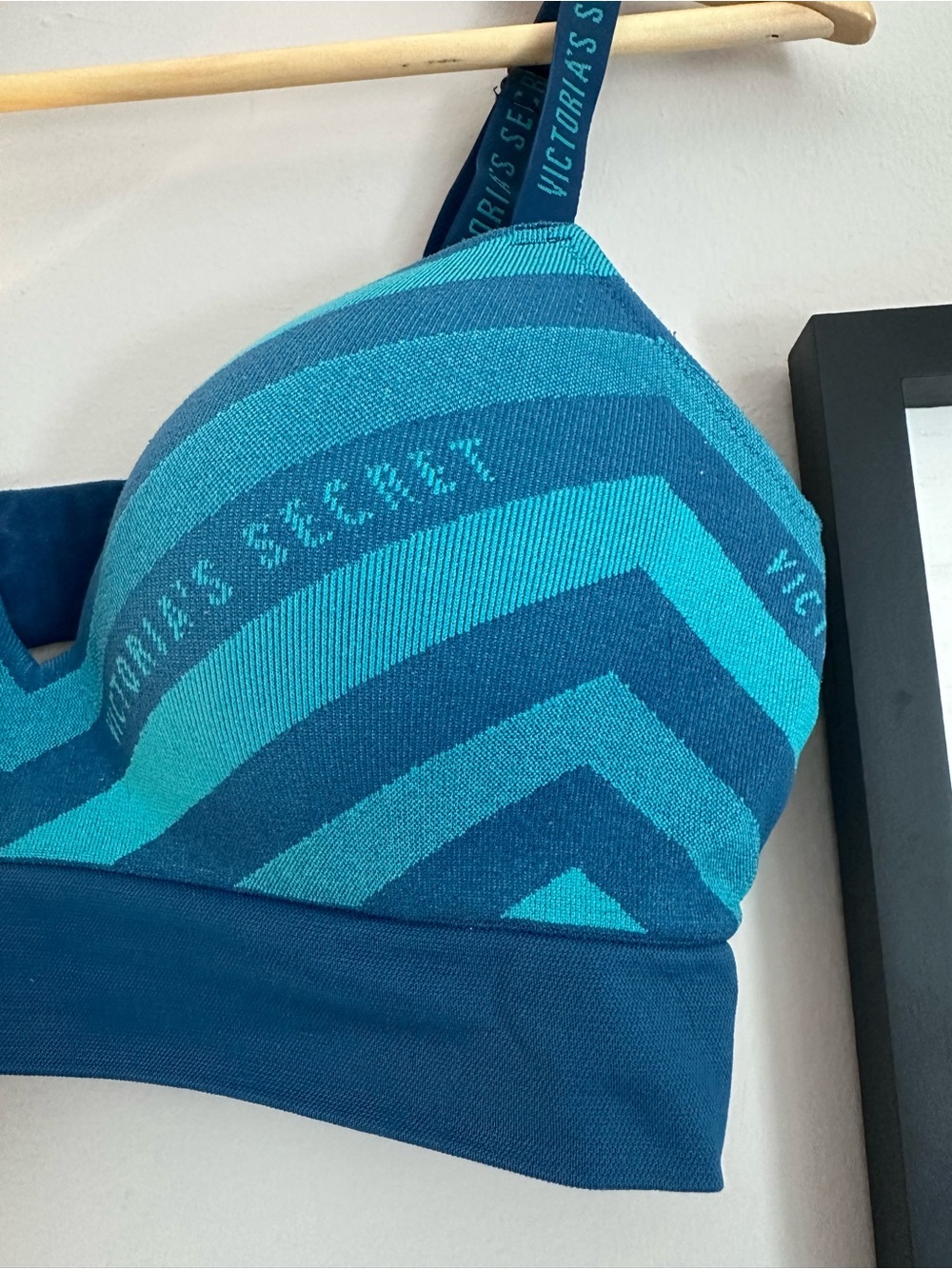 Victoria's Secret Striped Blue Wireless Padded Bralette - Picture 4 of 8